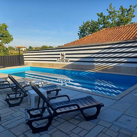 Leonchic - Guest House Com Piscina De Agua Salgada Barcelos Exteriör bild