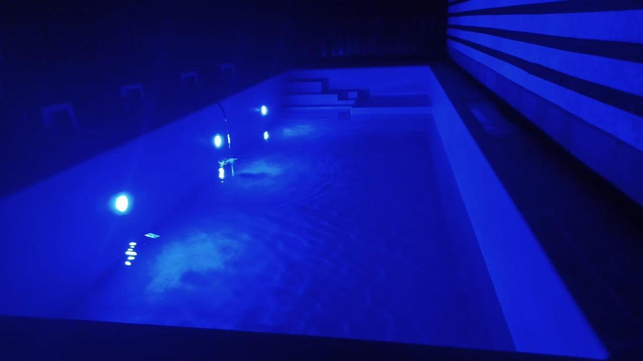 Leonchic - Guest House Com Piscina De Agua Salgada Barcelos Exteriör bild